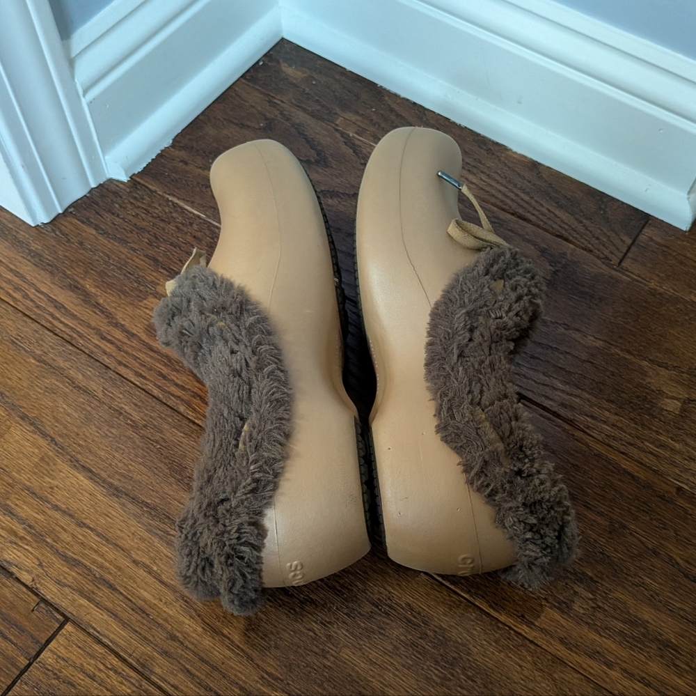 Crocs Gretel Faux Fur Clogs Size 8 - Picture 5 of 8